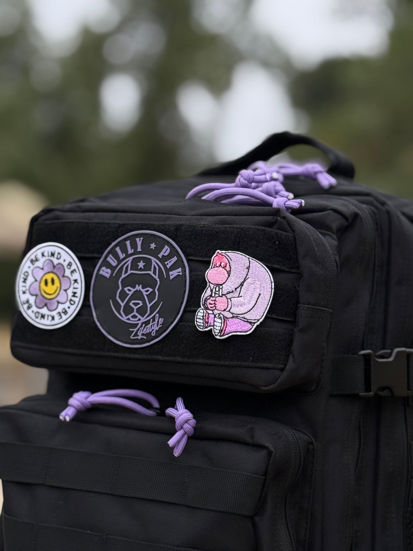 Mochila Bullypak 25 Litros Negra lazos Morados (Calidad Premium)