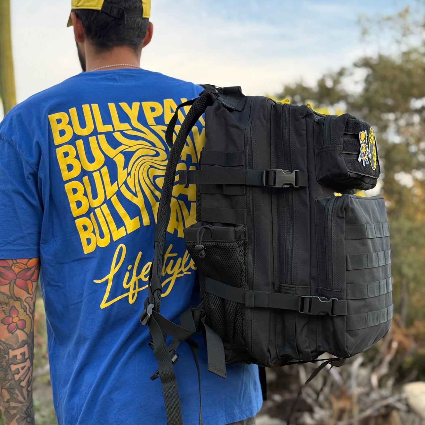 Mochila Bullypak 25 Litros Negra lazos Amarillos (Premium)