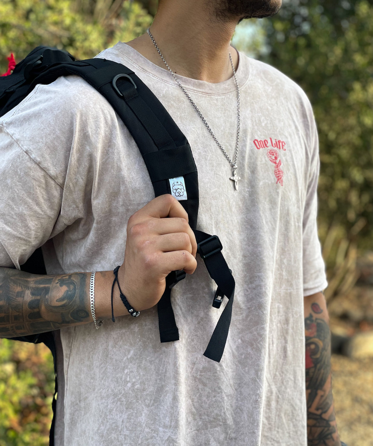 Mochila BULLYpak 35 Litros PRO. Negra lazos rojos