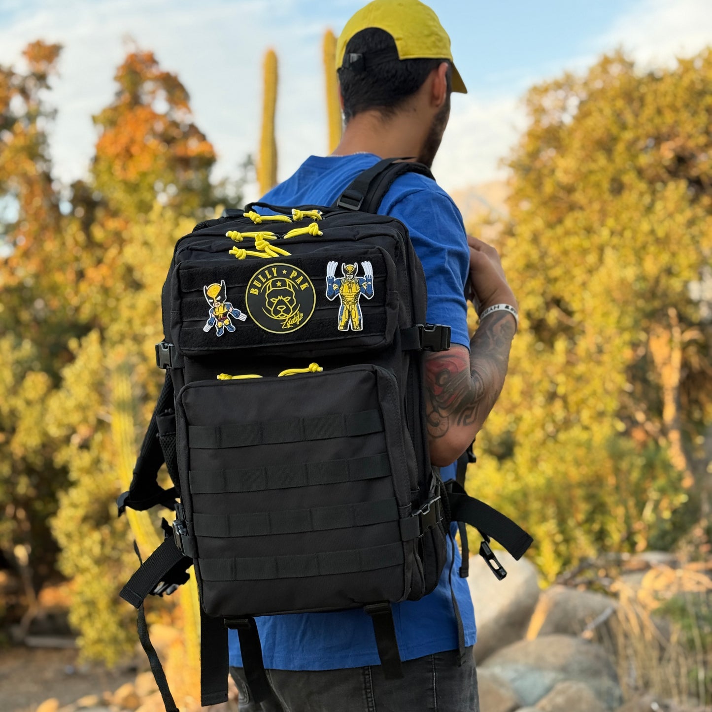 Mochila Bullypak 25 Litros Negra lazos Amarillos (Premium)