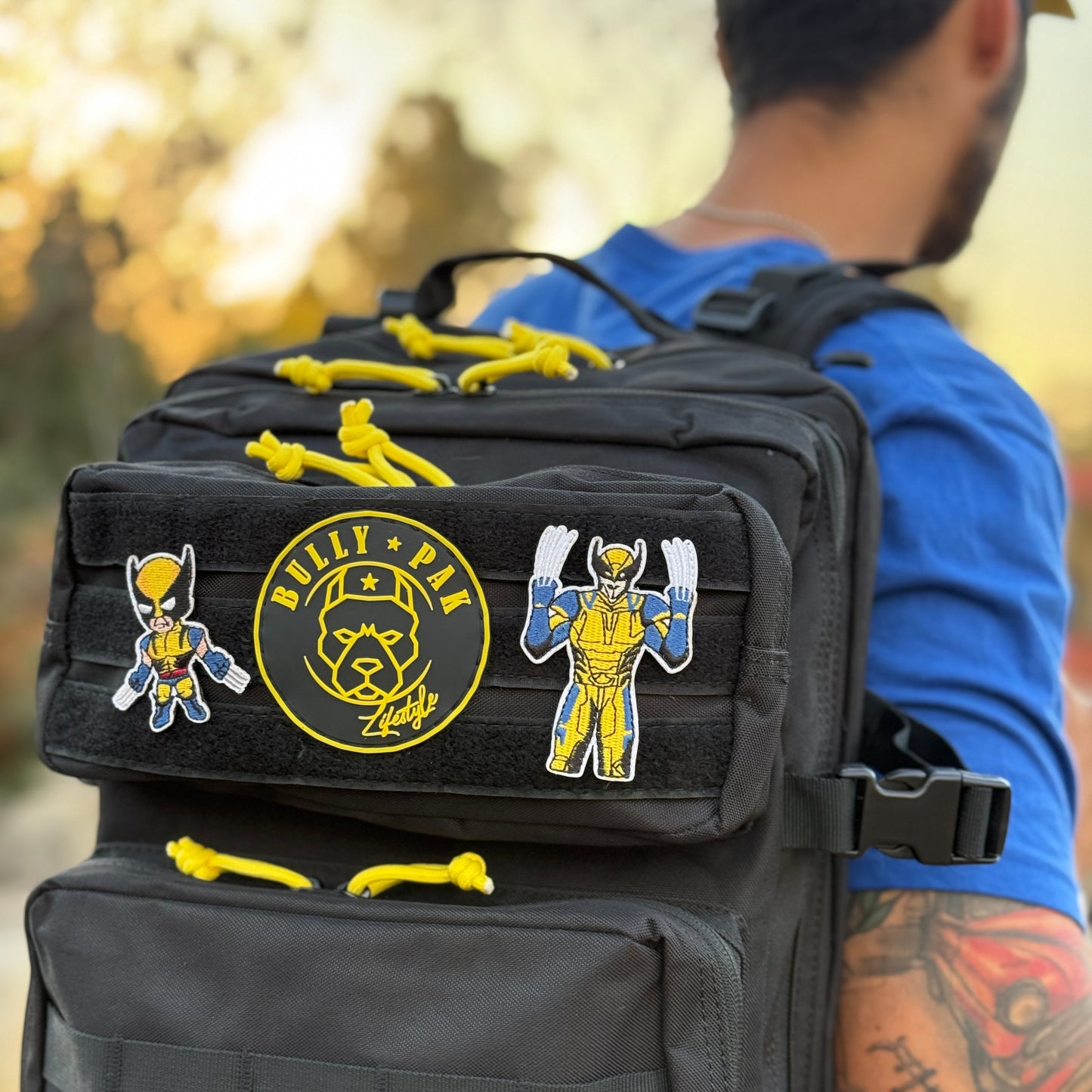 Mochila Bullypak 25 Litros Negra lazos Amarillos (Premium)