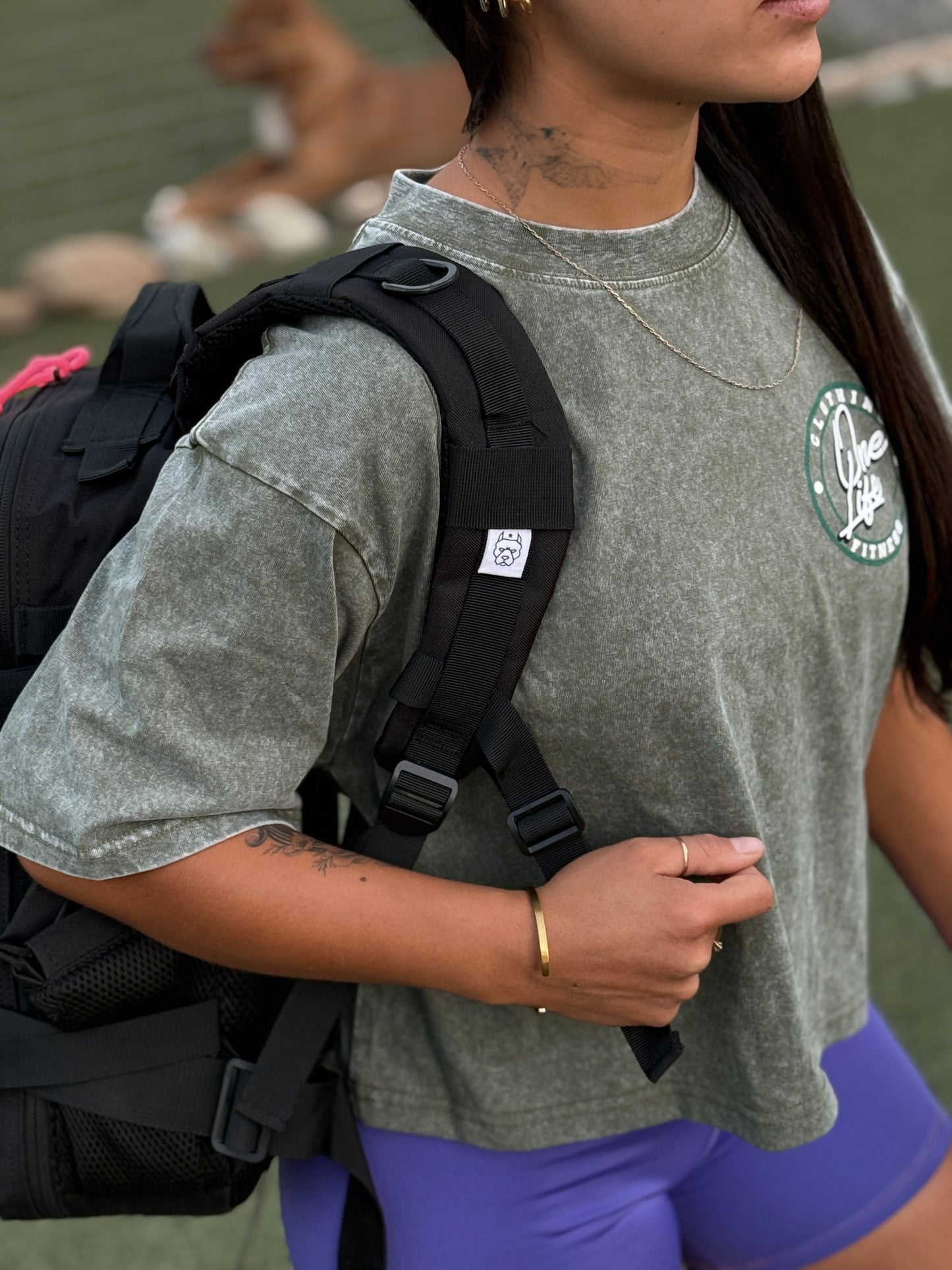 Mochila Bullypak 45 Litros Negra lazos Fucsia flúor (Premium)