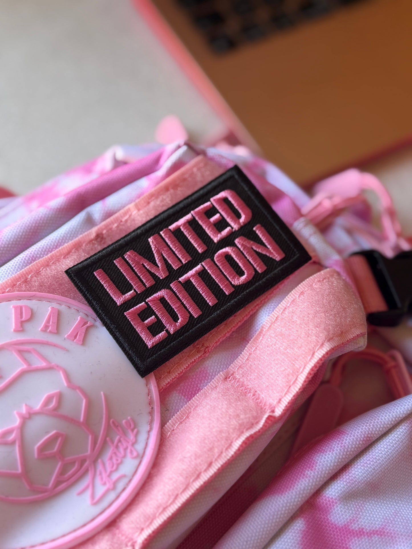 Parche LIMITED EDITION Rosado