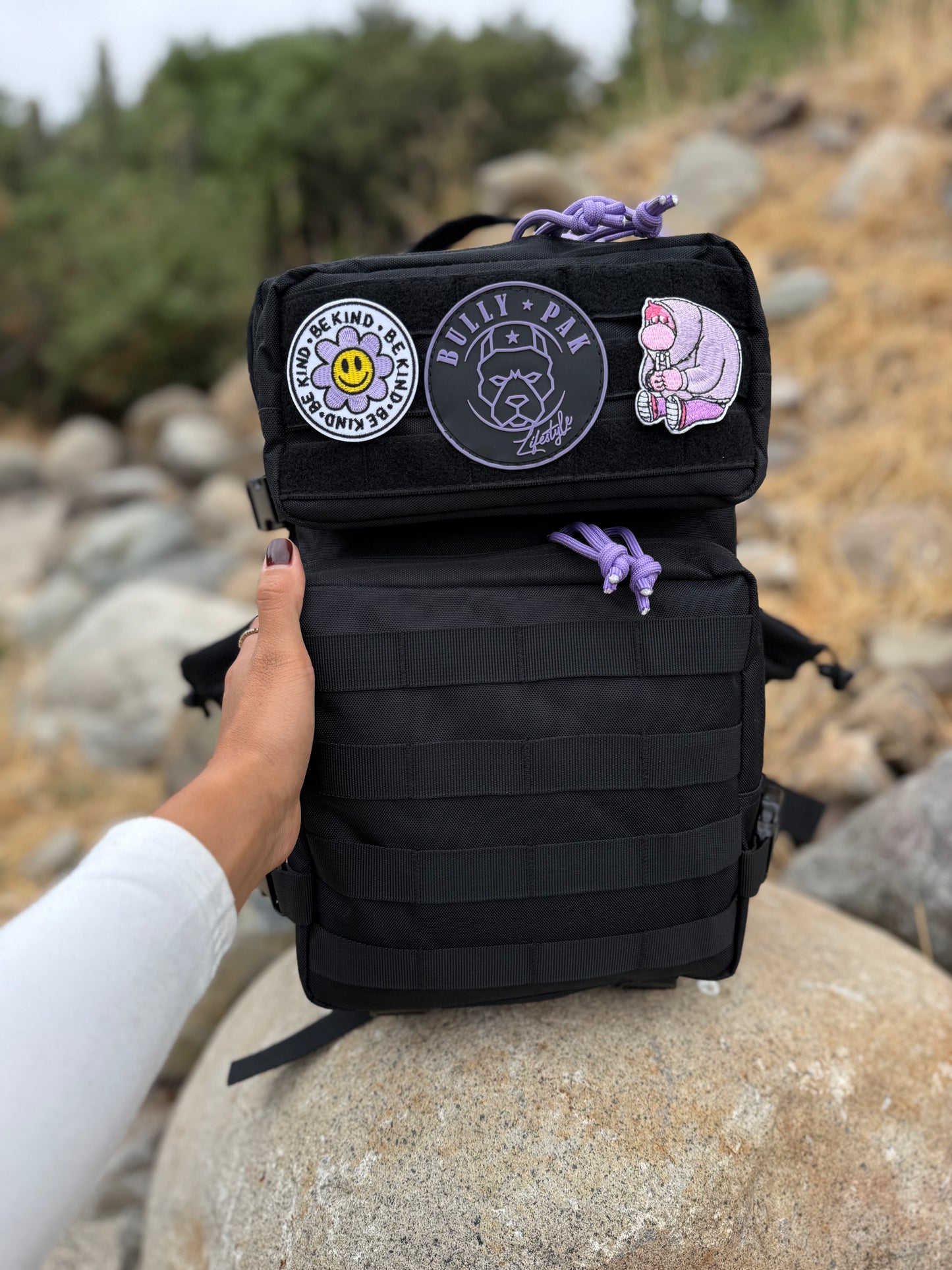 Mochila Bullypak 25 Litros Negra lazos Morados (Calidad Premium)