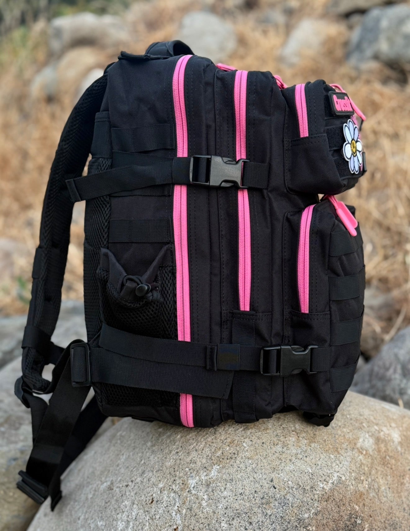 Bullypak (Premium) 25 Litros NEGRA CIERRES FUCSIA