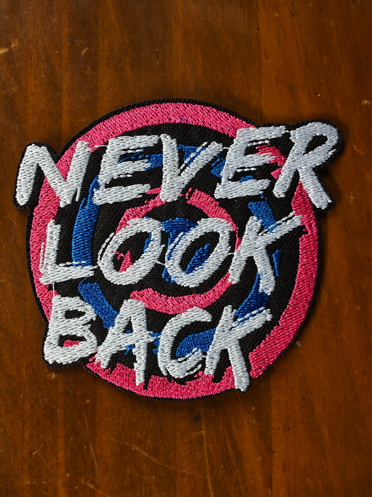 Parche "Never look Back"